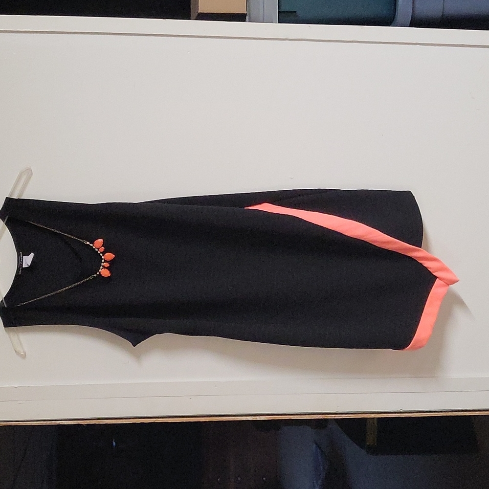 Straight black&orange dress built necklace  hook on dress